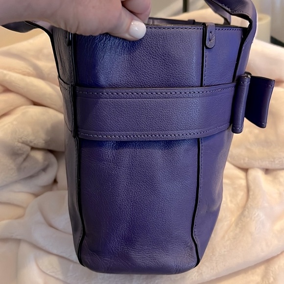 KATE SPADE- Purple Pebbled Leather Tote/Shoulderbag. Bow on Front Gold Detail - Picture 4 of 10